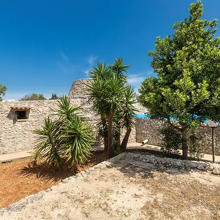 Hotel Salentoandmore- I Trulli Di Sara 3*